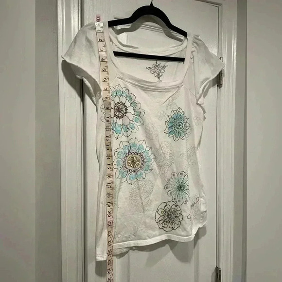 Tommy Hilfiger Beaded Boatneck Cap Sleeve Floral Mandala Graphic Tee Size Small - Picture 7 of 10